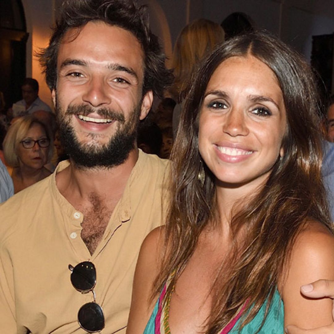 Elena Furiase y Gonzalo Sierra presumen de amor (y de embarazo) en el concierto de Rosario Flores