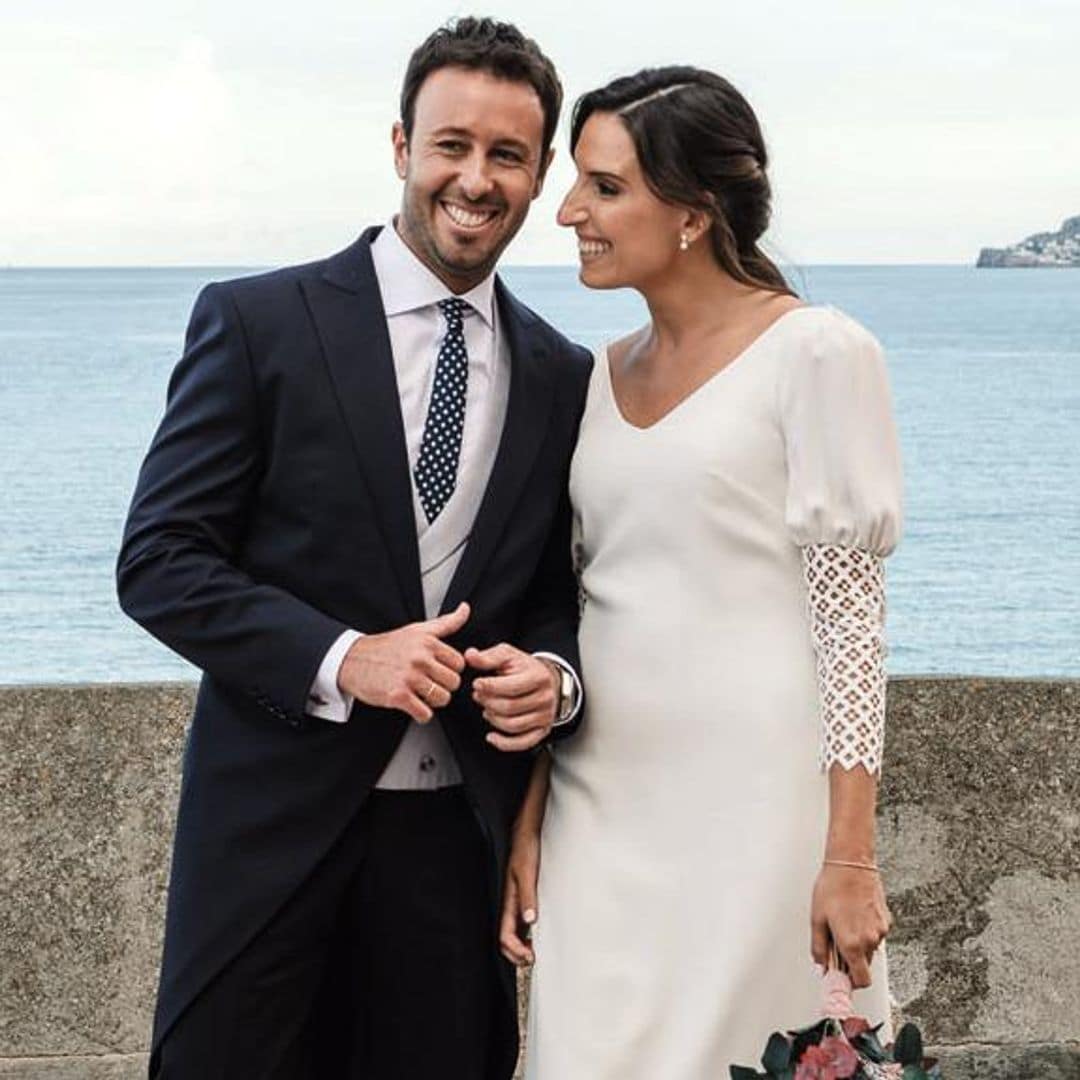 El álbum de la romántica y televisiva boda frente al mar de Matías Prats, Jr. y Claudia Collado