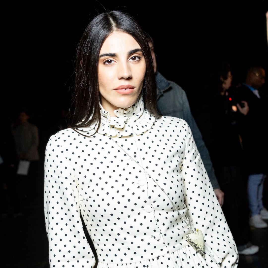 Una poeta en las Semanas de la moda: quién es Orion Carloto, la artista invitada a los mejores desfiles