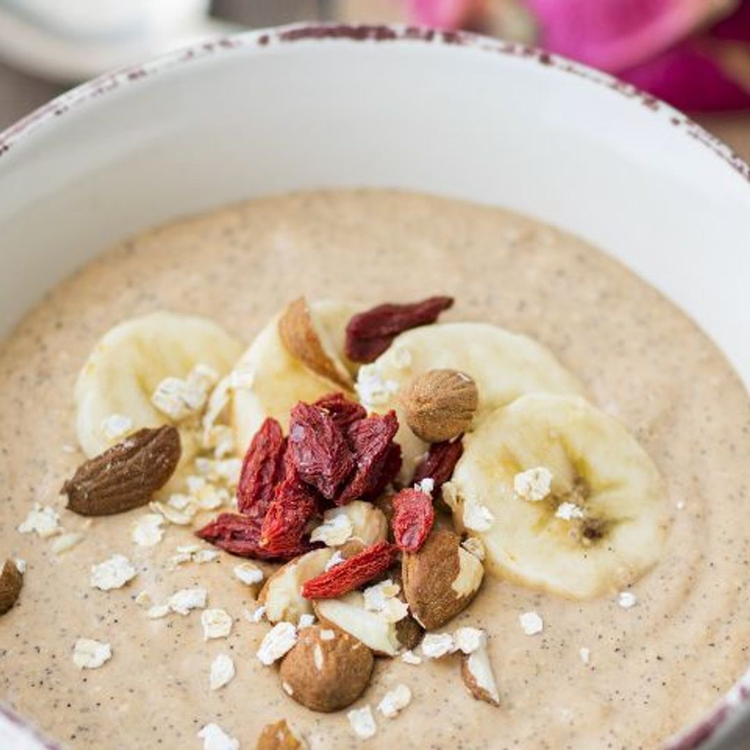 'Smoothie bowl' de avena y fruta del dragón