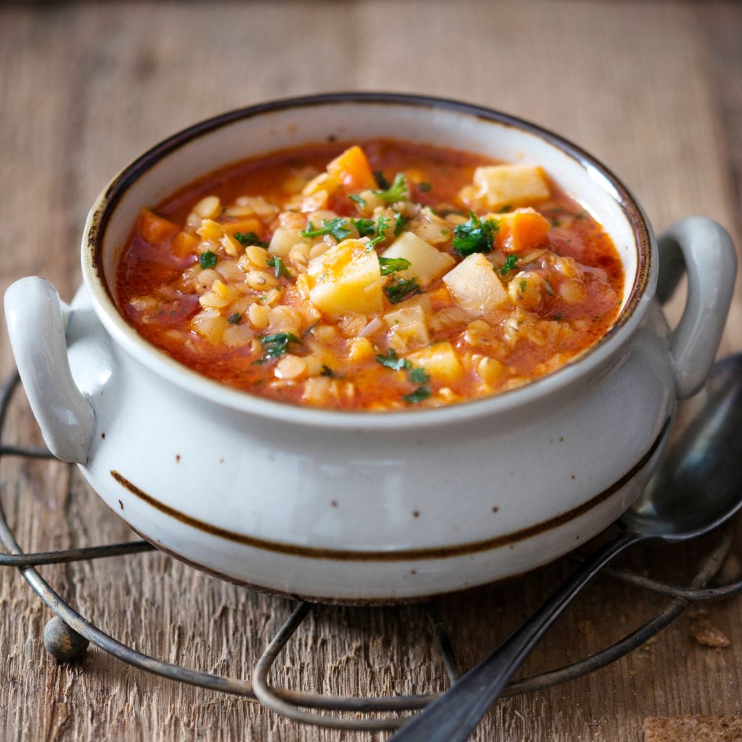 Lentejas con zanahoria, patata y tomate