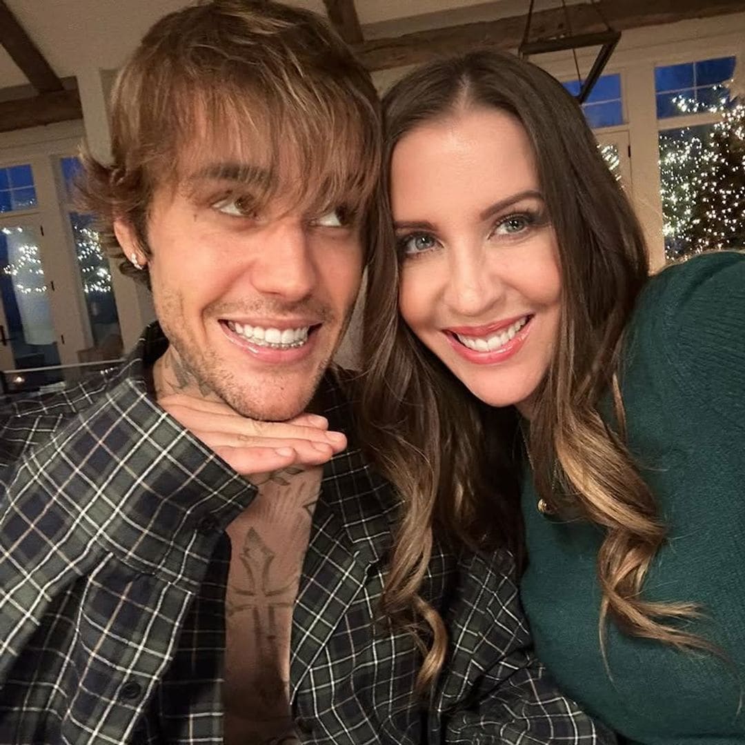 Justin Bieber presume de madre en su 50 cumpleaños y sus fans alucinan