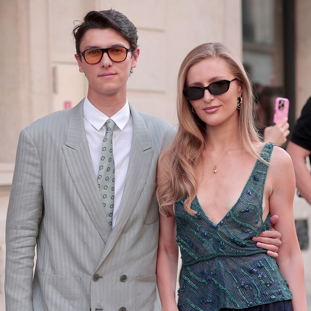 Nicolás de Dinamarca, el conde modelo que arrasa, vuelve a acaparar todos los focos en París junto a su novia Benedikte Thoustrup