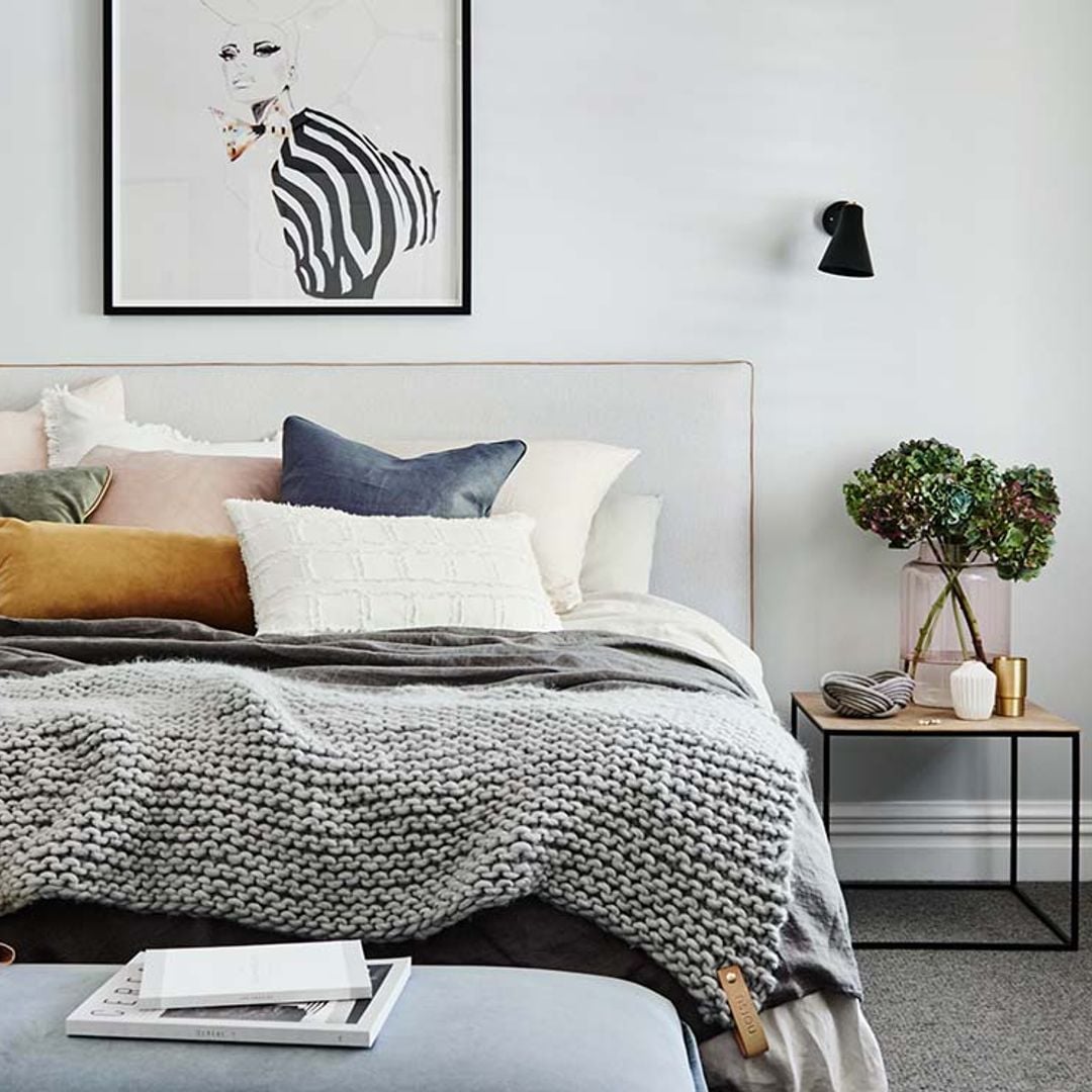 Dale un toque de estilo a tu dormitorio con láminas decorativas
