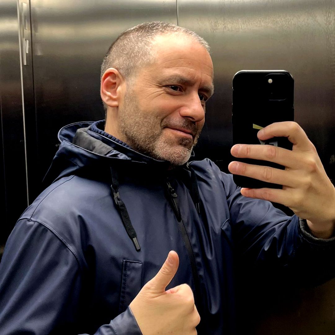 Borja Sémper da la mejor de las noticias: “Tras 4 semanas sin quimioterapia, empieza a salir pelo y recupero el ánimo”