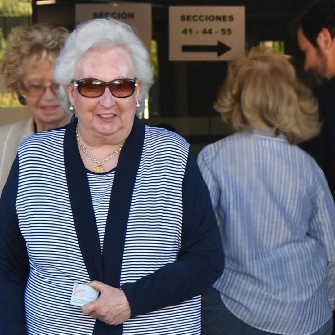 La infanta Pilar acude a votar con muy buen aspecto tras su operación