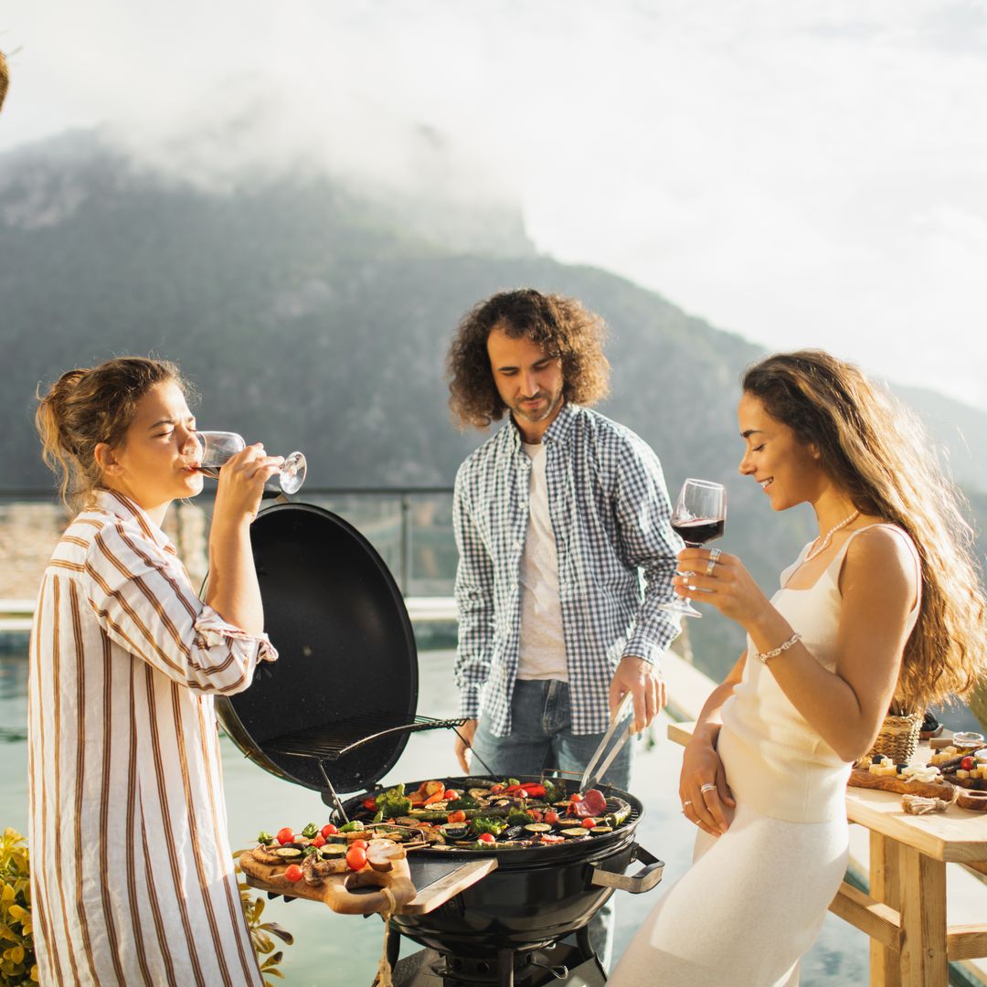 Manual del buen anfitrión: trucos de experto para maridar tus recetas de verano