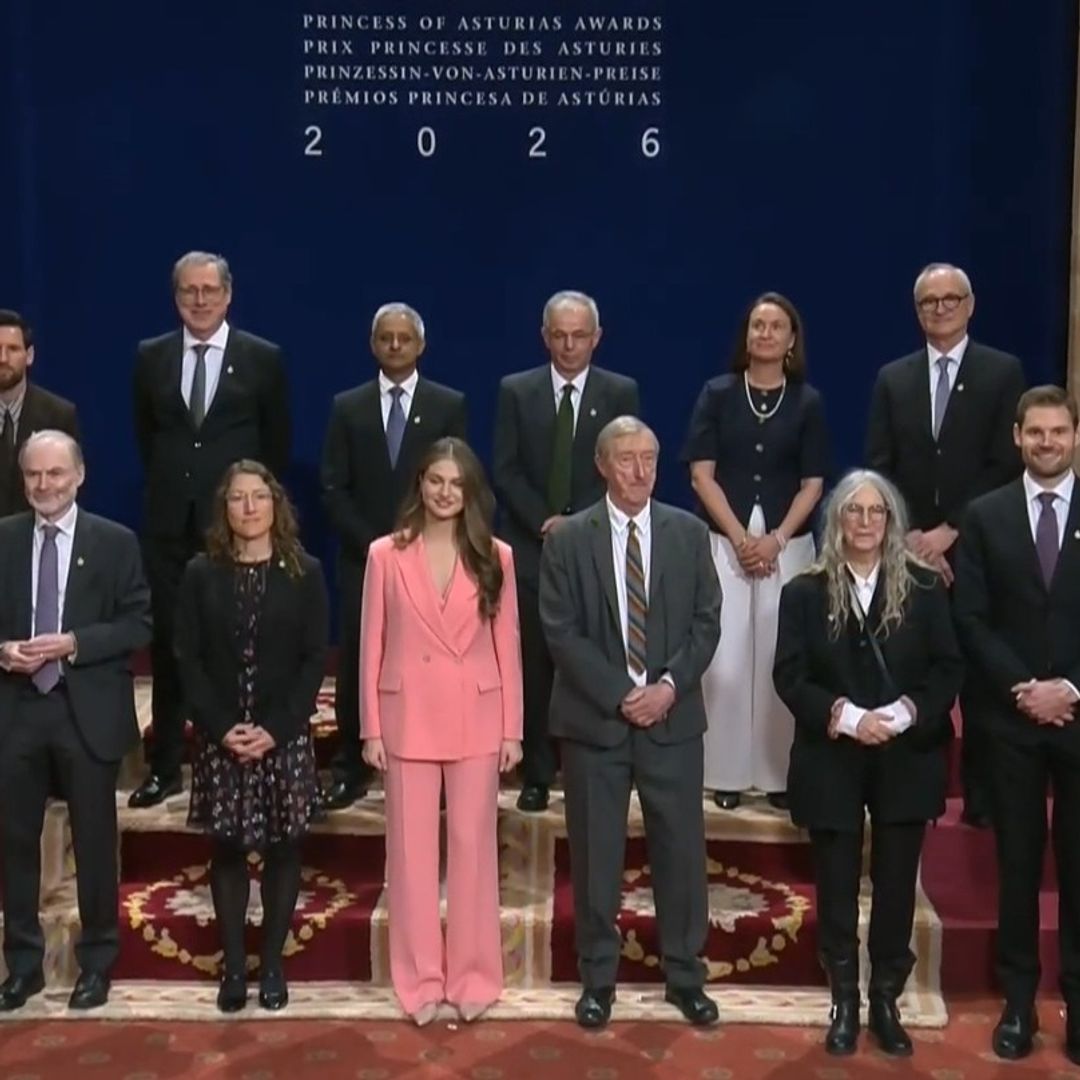 EN DIRECTO: la princesa Leonor debuta en solitario en el recibimiento a los galardonados en el Salón Covadonga