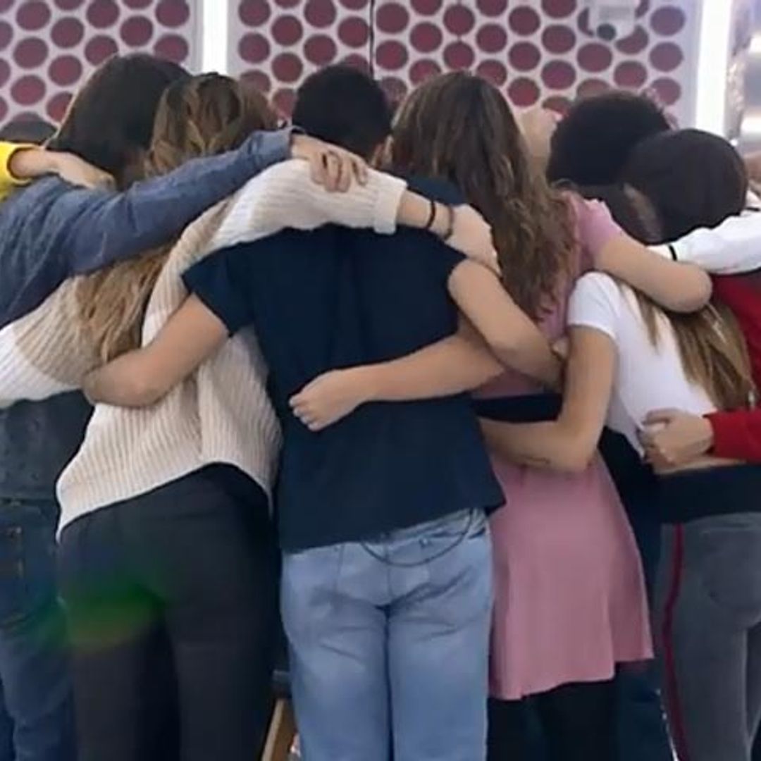 Lágrimas de emoción y una tarta de cumpleaños... alumnos y profes afrontan los últimos días de OT