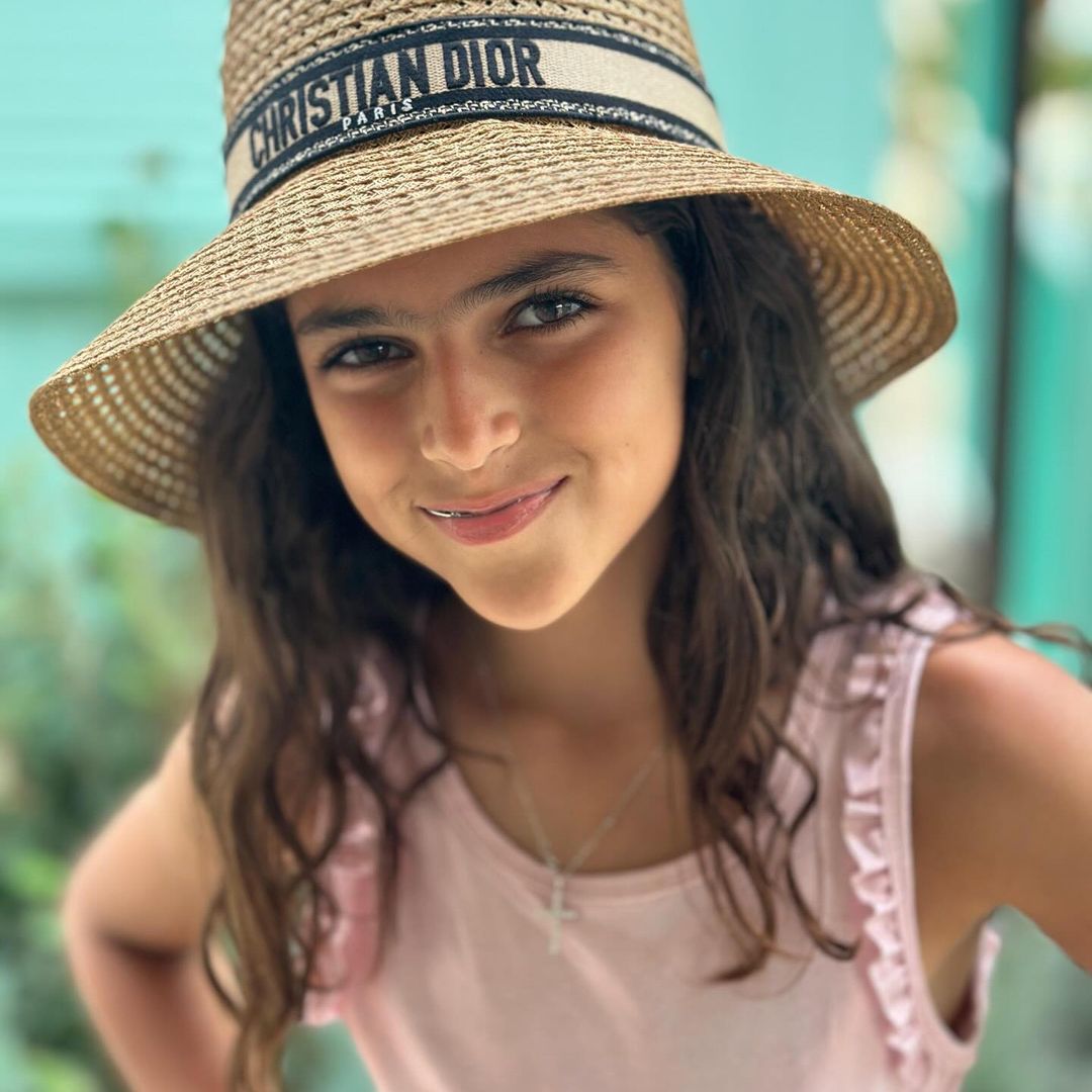 Jacky Bracamontes celebra los 12 años de su hija, Caro, con una divertida pool party