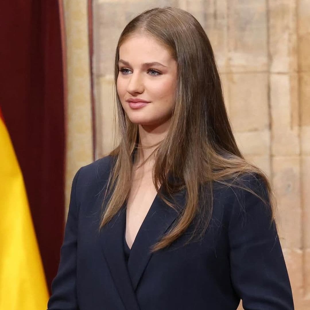 La princesa Leonor recupera en las audiencias el traje diplomático que estrenó en Navarra hace un mes