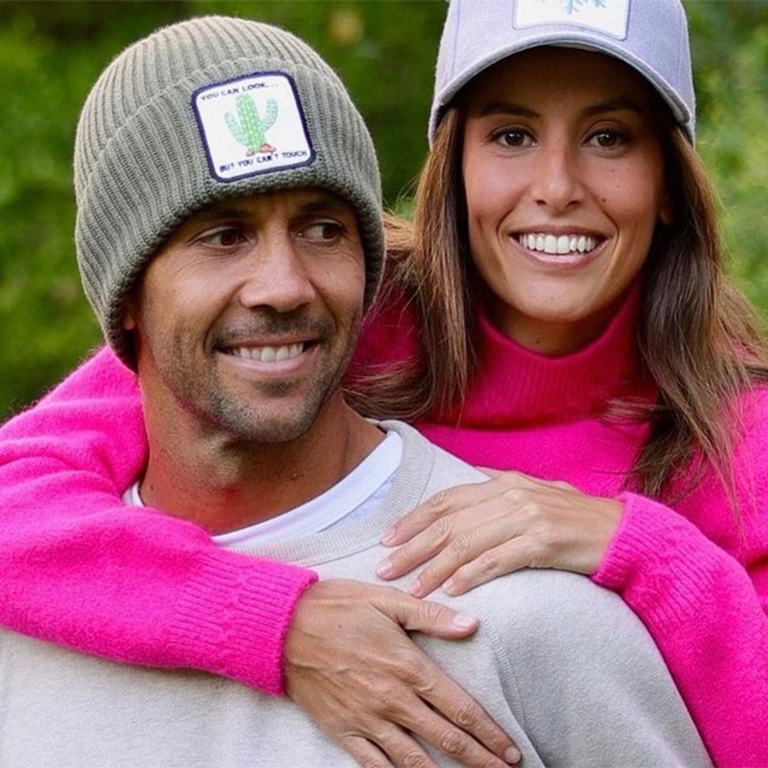 Fucsia y con cuello 'perkins': así es el jersey rebajado de Ana Boyer que ha diseñado Tamara Falcó