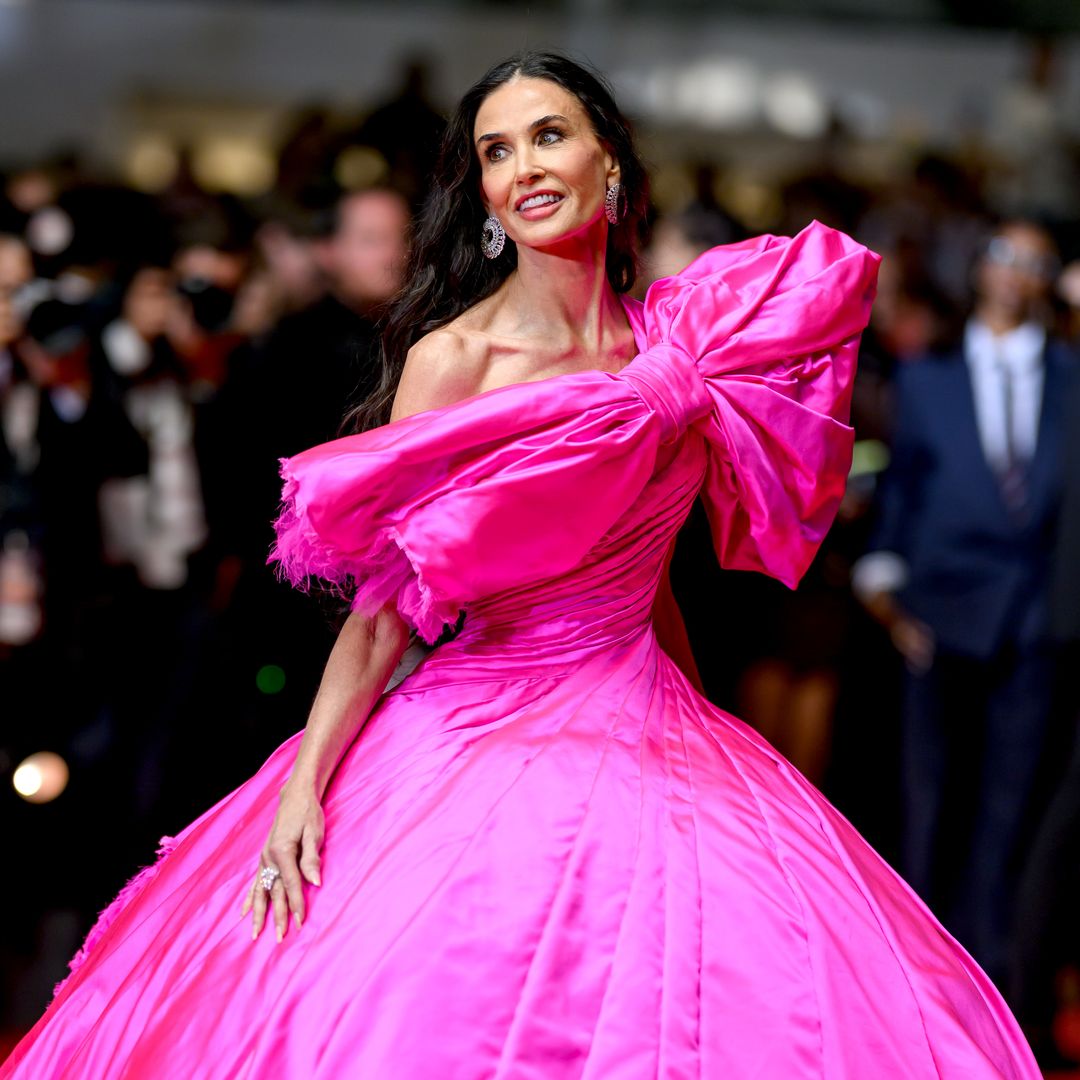 El dramático lazo rosa de Demi Moore, el vestido medieval de una Barbara Palvin embarazada y los mejores looks de la alfombra roja del Festival de Cannes 2026