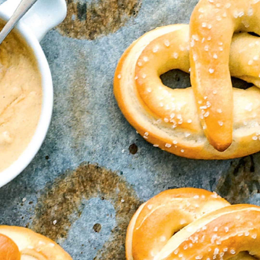'Bretzels' con crema de mostaza