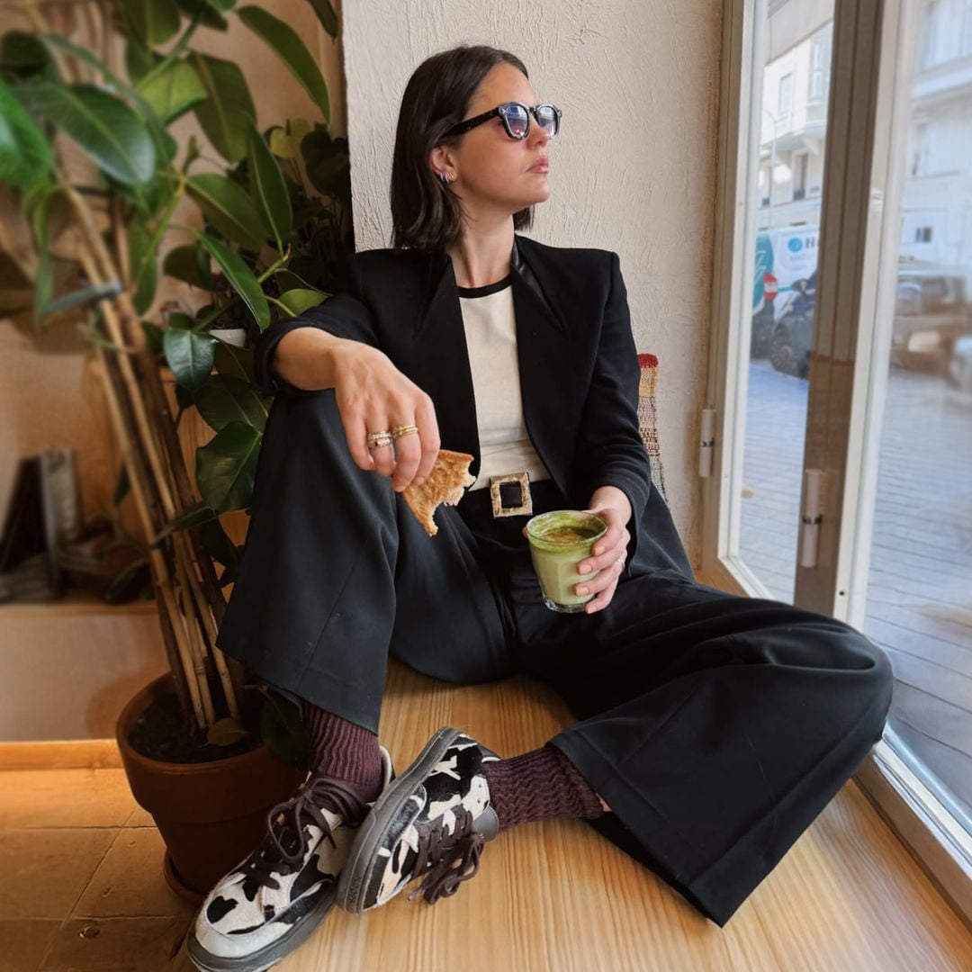 La guía de Isabelle Junot para combinar el estampado de vaca en 3 looks nivel experta