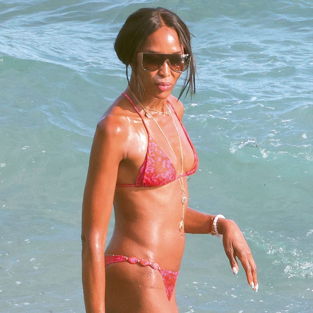 Los secretos de la extraordinaria imagen de Naomi Campbell, a los 55, analizada por expertos: "La constancia es la razón de que mantenga un físico privilegiado"