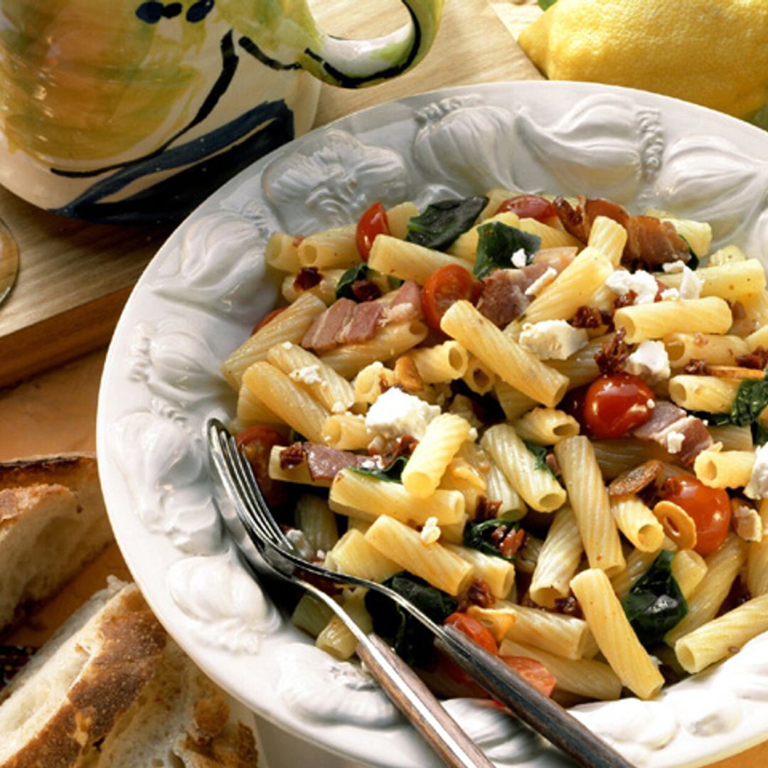 'Rigatoni' con beicon y 'mozzarella'