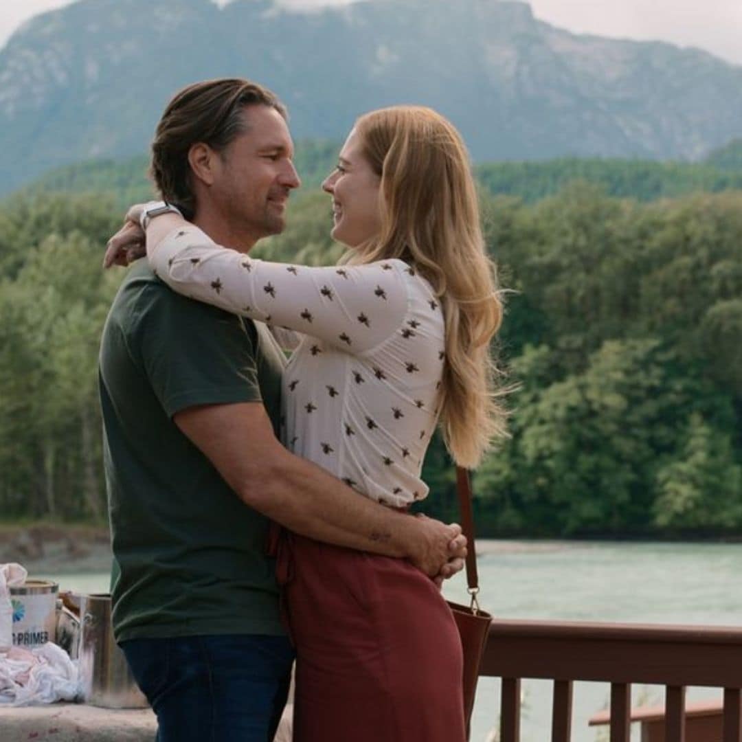 ¿Qué pareja de 'Un lugar para soñar' se ha casado en la ficción, no una sino dos veces, antes de la serie de Netflix?