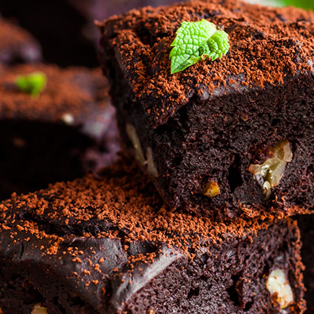 'Brownie' de chocolate y piñones, ¡en la sencillez está el gusto!