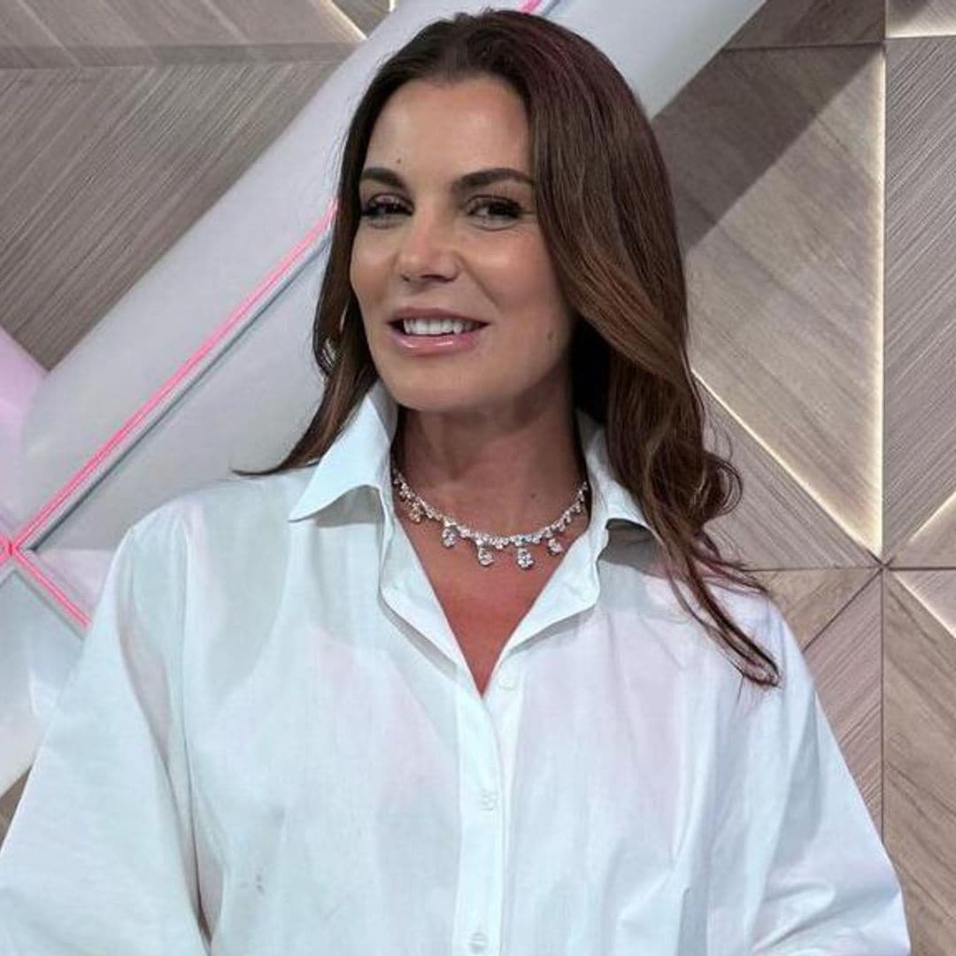Mar Flores triunfa con un ‘crop top’ y ‘blazer’: sus claves para lucir abdomen más allá de los 50