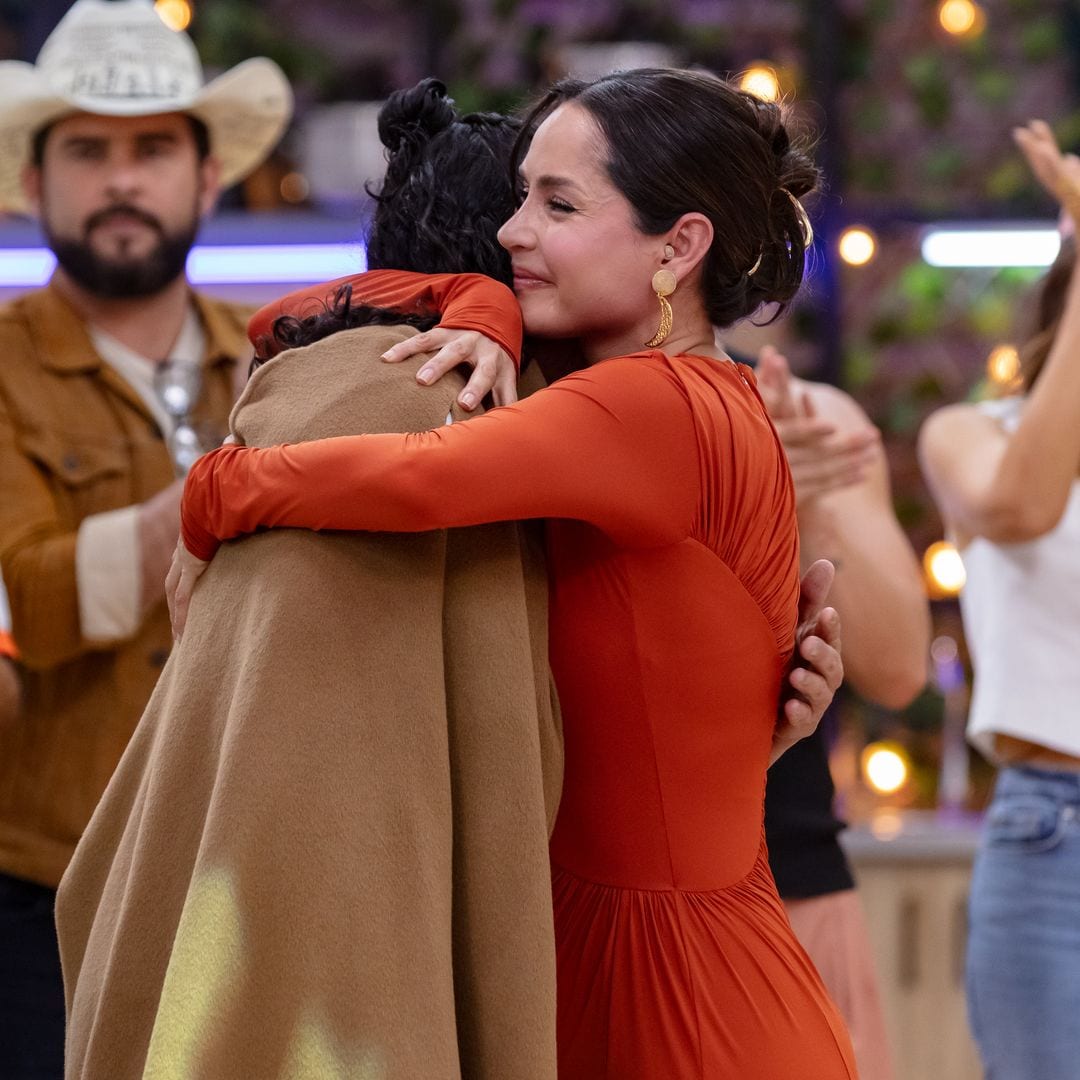 Las lágrimas de Carmen Villalobos tras la repentina salida de Elvis Crespo de 'Top Chef VIP'