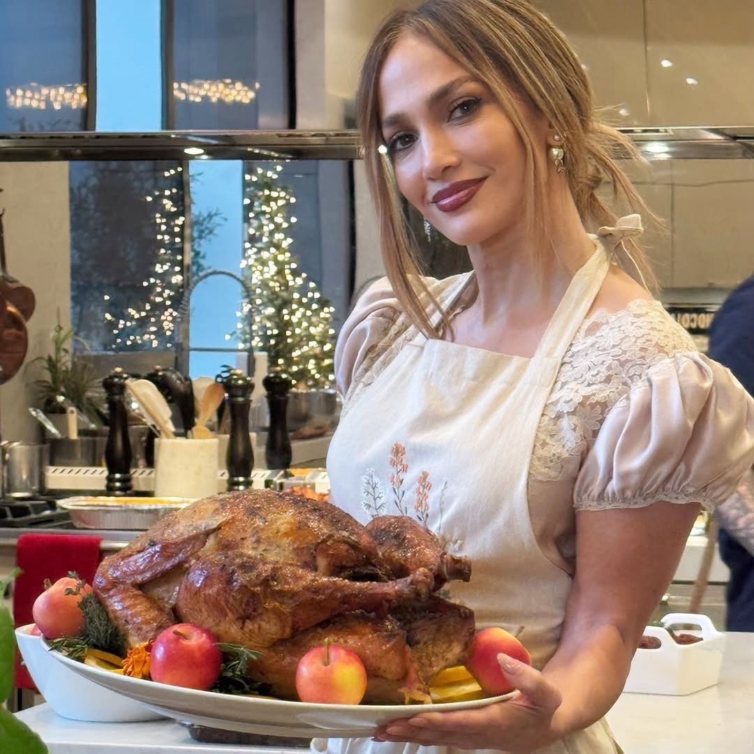 Jennifer Lopez celebra Thanksgiving preparando la cena junto a su hija, Emme