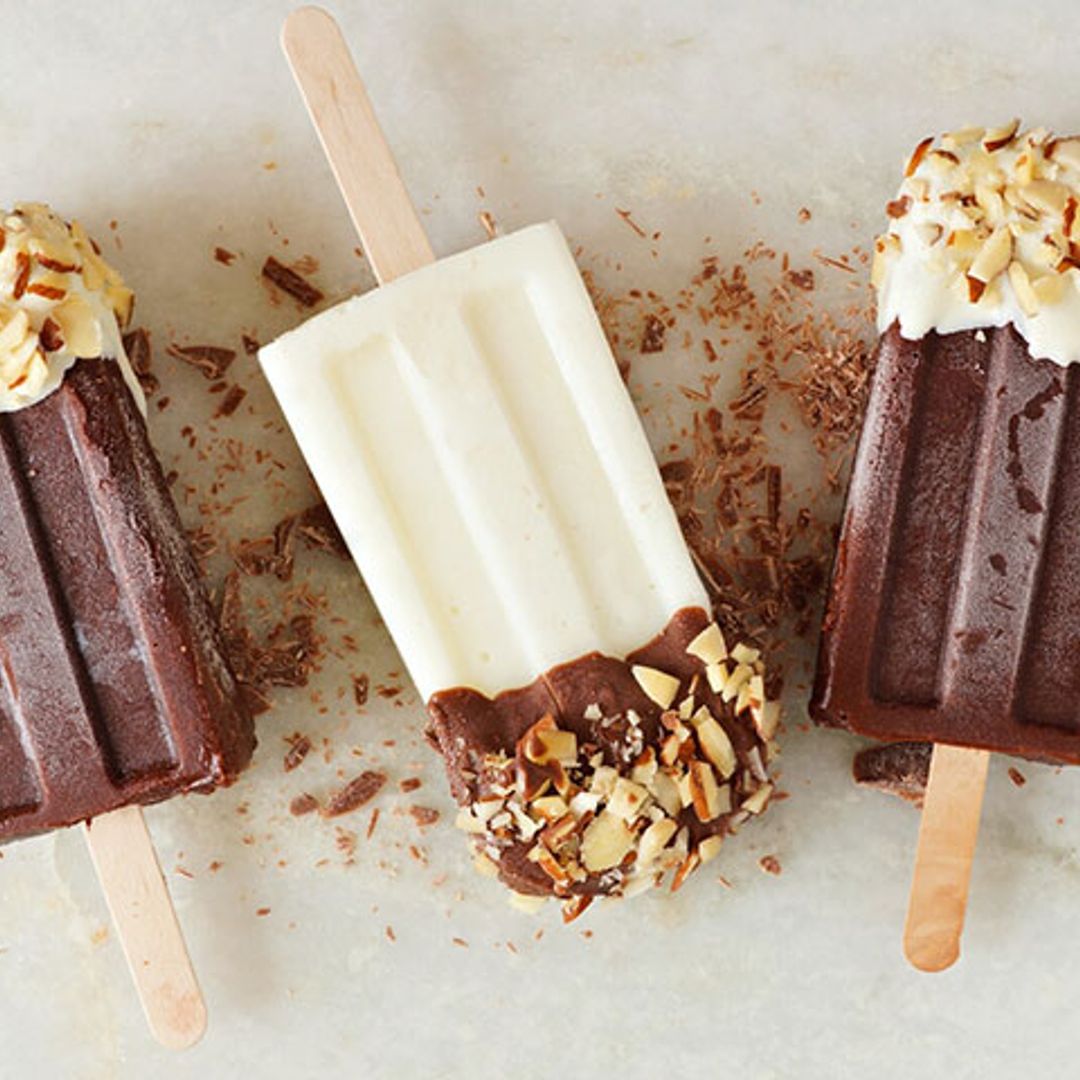 Polos blancos y negros con almendras