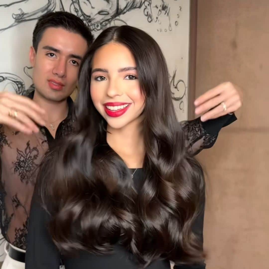 Ángela Aguilar con su nuevo look gracias a Micky Hair Salon.