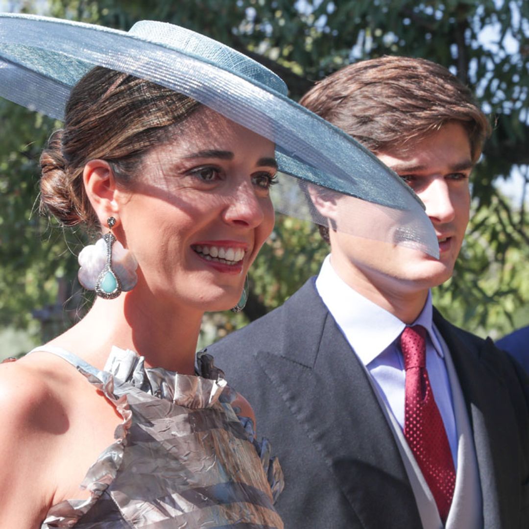 Tres bodas, una pedida y un bautizo: la predilección de Belén Corsini por los vestidos de la misma firma