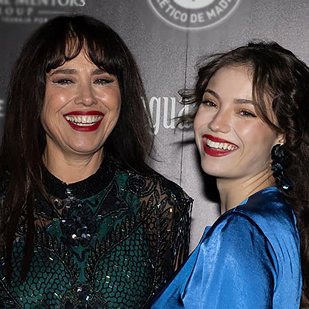 Las hijas artistas de Minerva Piquero y Raquel Rodríguez acaparan los flashes en una gala solidaria