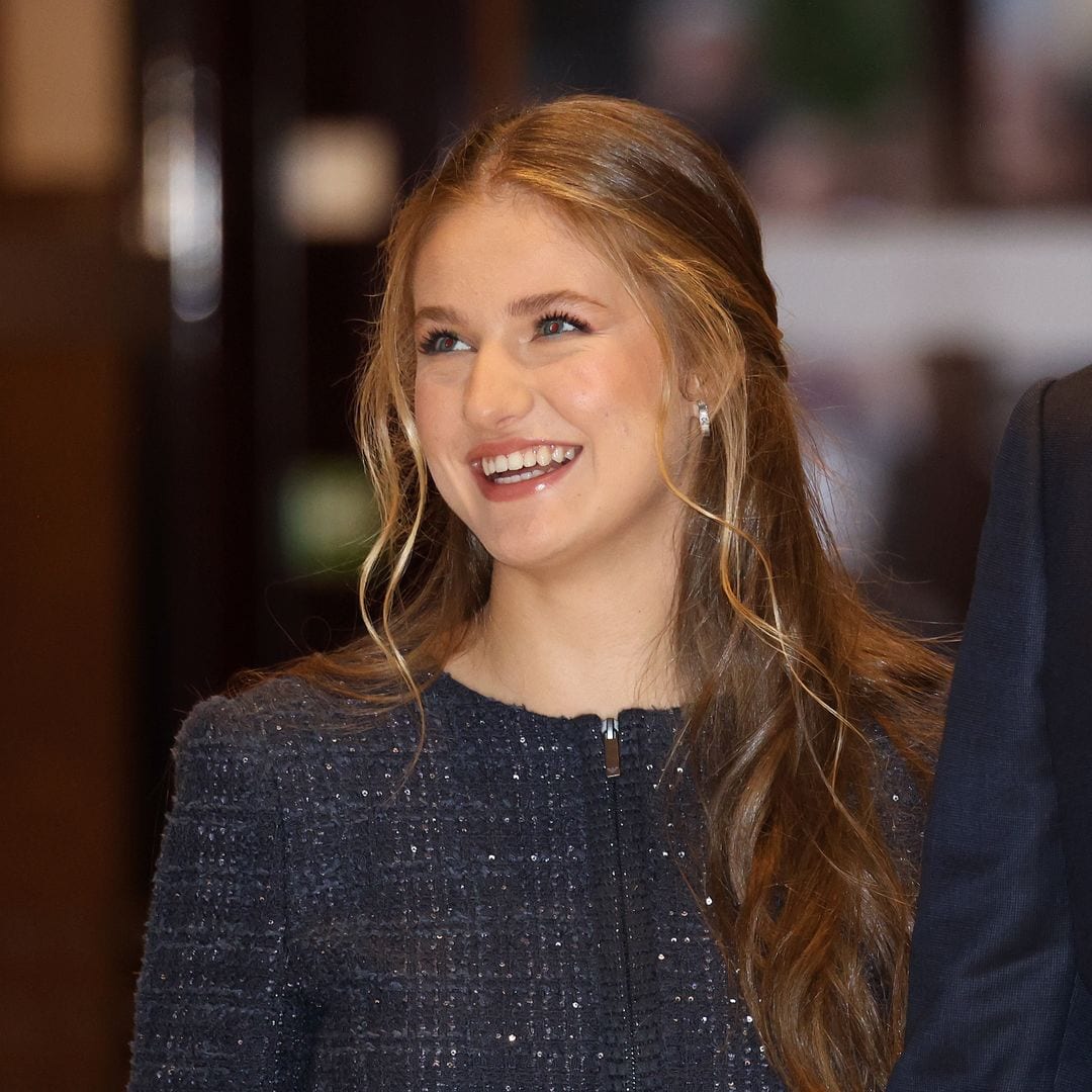 La princesa Leonor estrena una chaqueta brillante en Oviedo: "Irradia serenidad, confianza y profesionalidad"