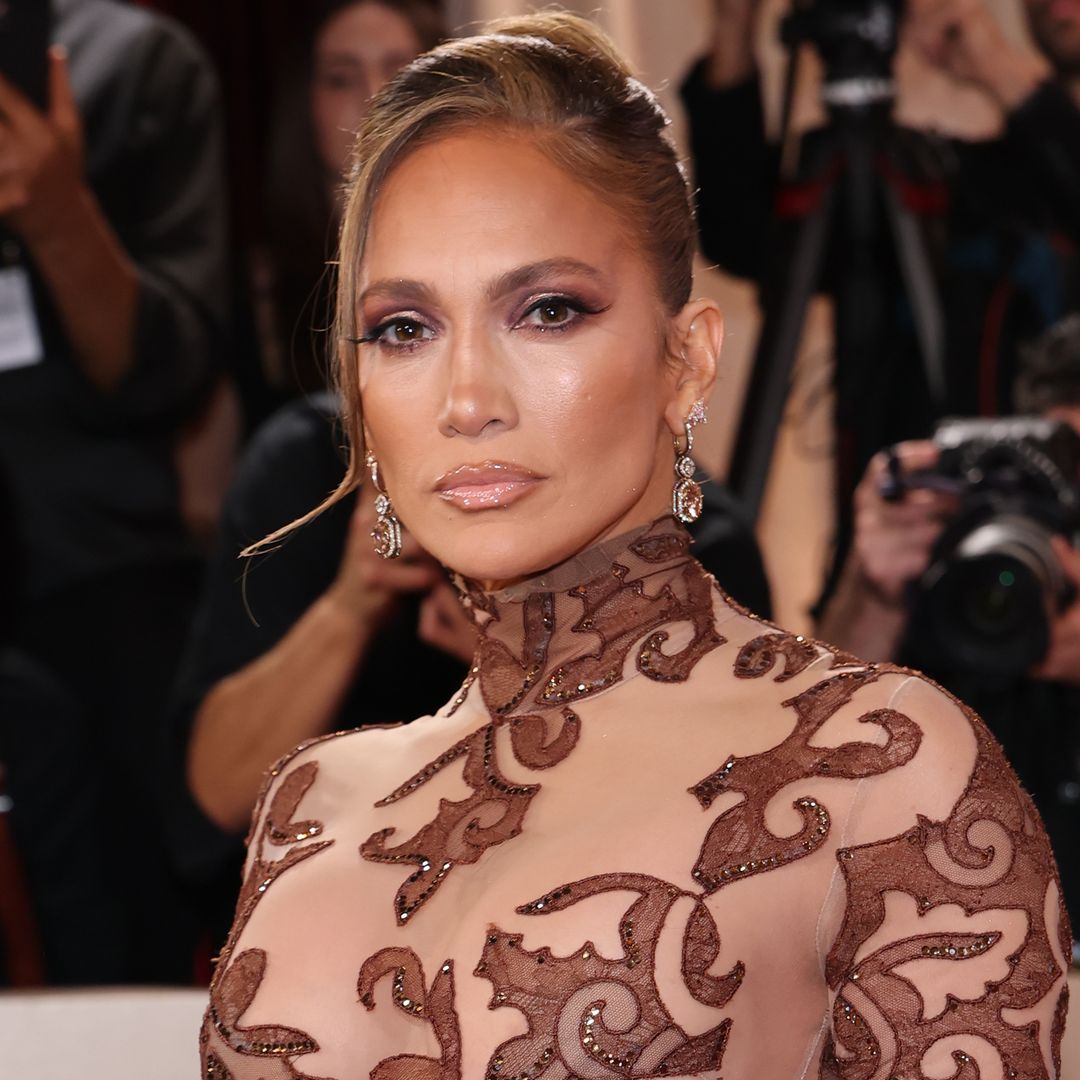 Jennifer Lopez revela su mejor hábito: "Tener una piel fantástica no es algo que pase sin más"