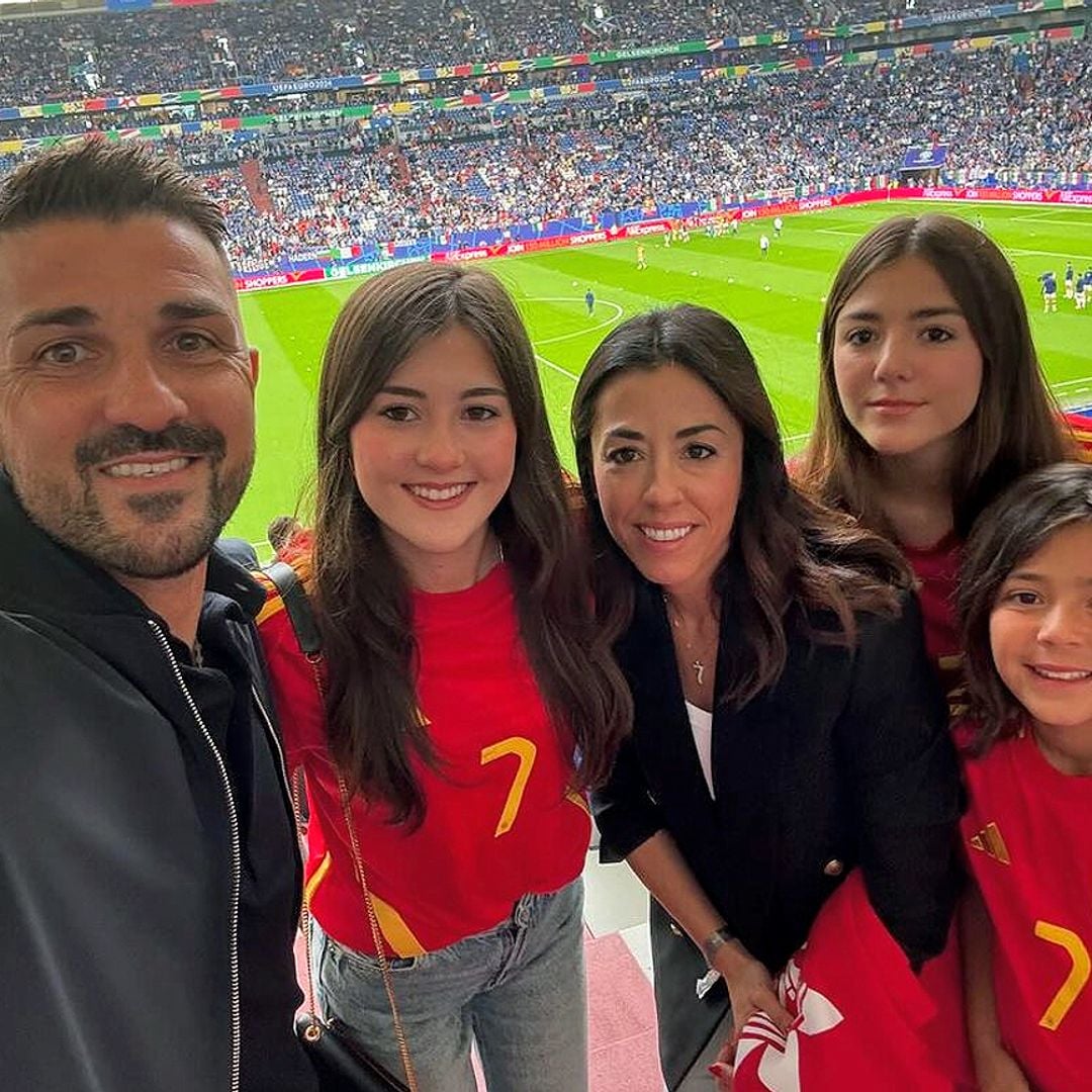 Así es la preciosa familia de David Villa, uno de los míticos héroes de La Roja: felizmente casado y padre de tres hijos