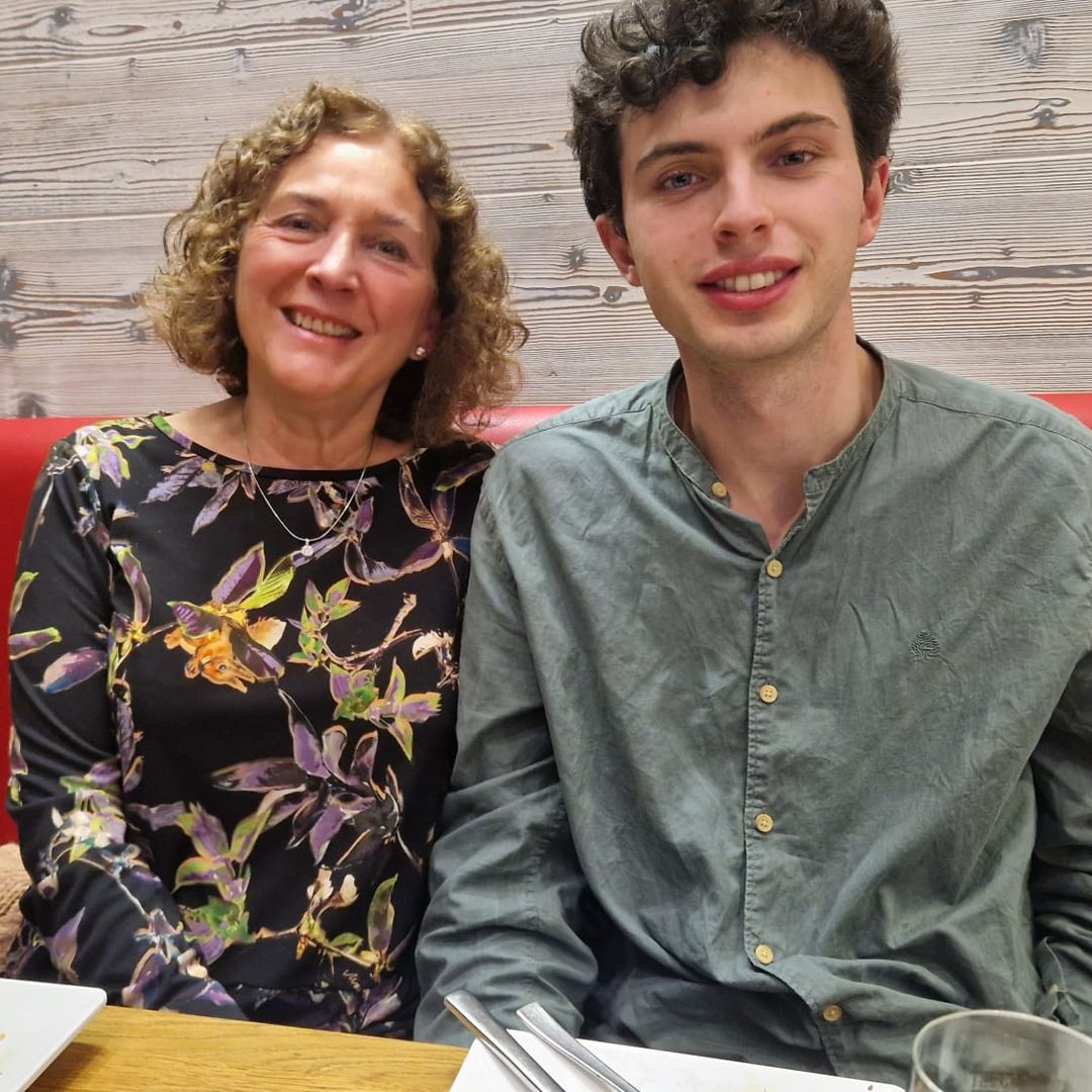 Anabel Cornago, madre de un chico autista que estudia Física en la Universidad: “Decidimos que el autismo no le iba a robar el futuro a Erik”