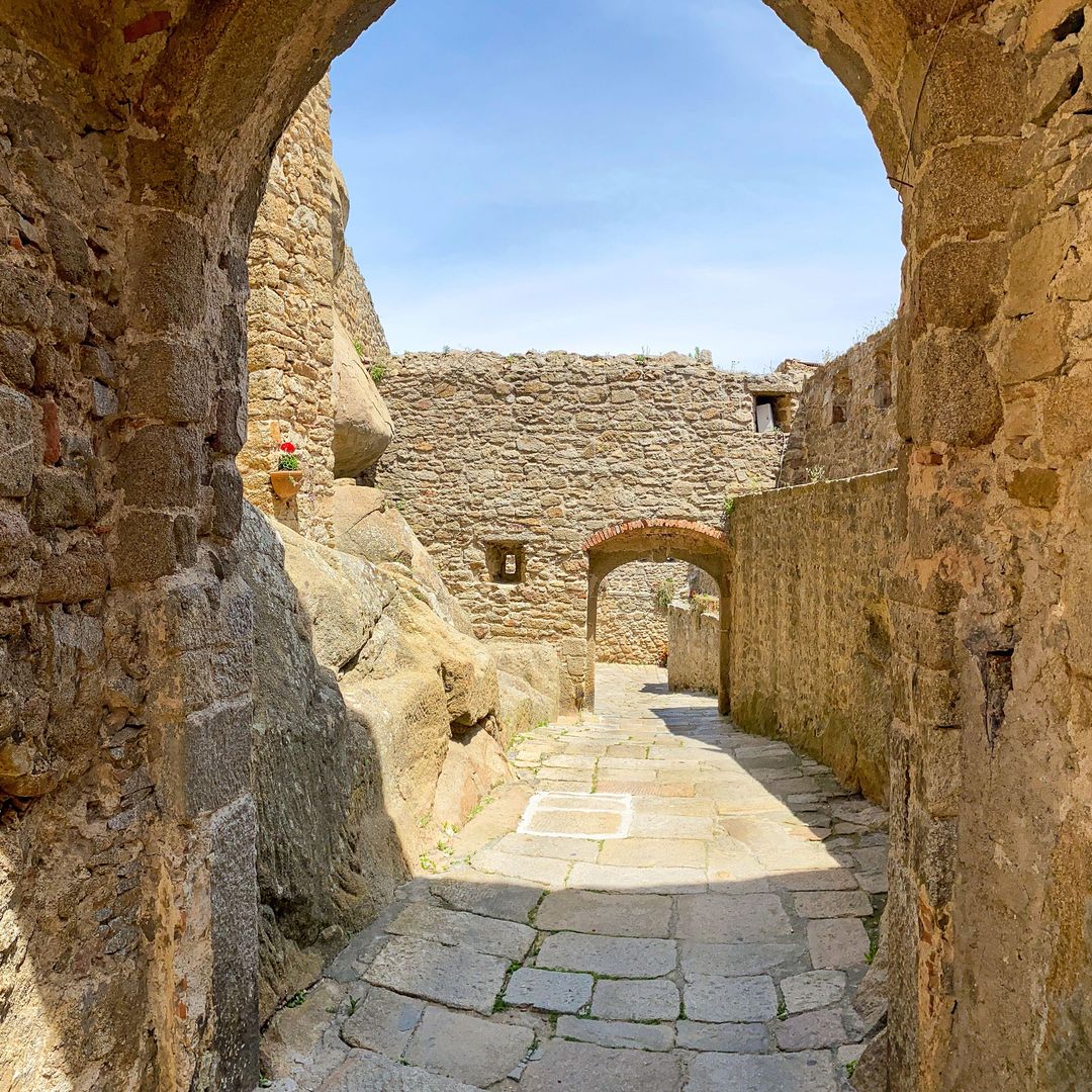 Castillo de la isla de Giglio, Italia