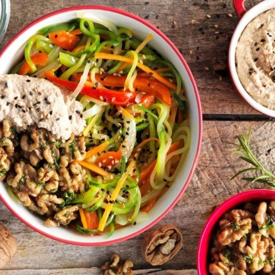 'Zoodles' con salsa 'satay' de nueces