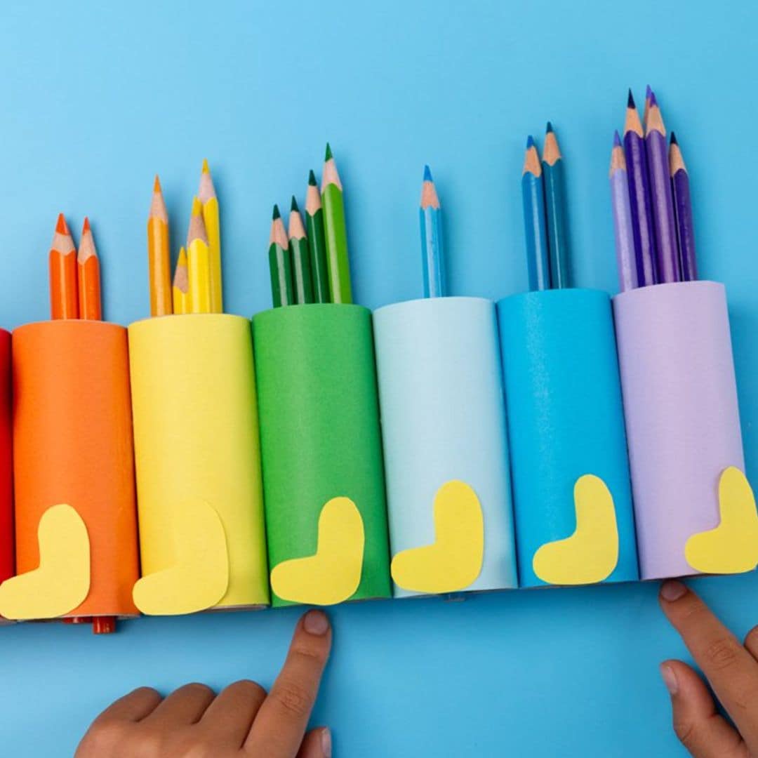 Manualidades sostenibles: haz un colorido portalápices para tu escritorio