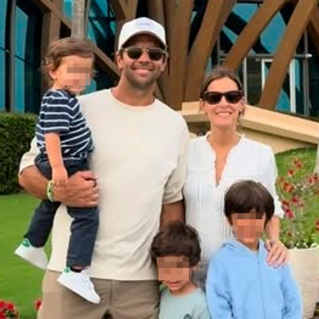 Ana Boyer celebra el segundo cumpleaños de su hijo Martín con una foto de sus tres hijos en la recta final de su embarazo: "Cómo pasa el tiempo"