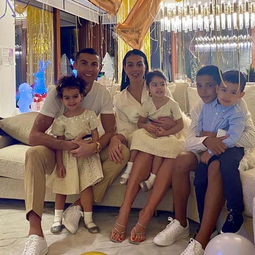 Bailando divertida o con su disfraz favorito: así felicitan Cristiano y Georgina a Alana Martina por su cumpleaños