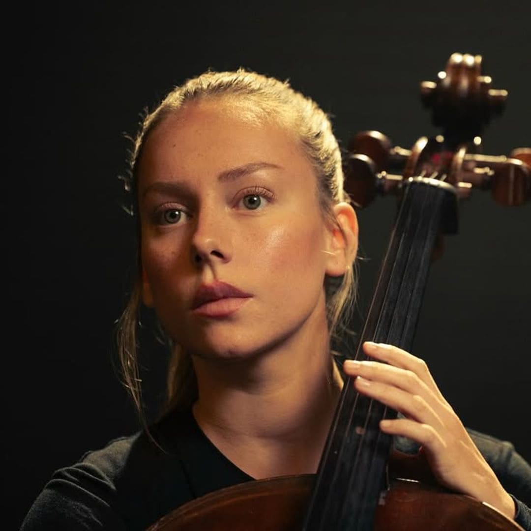 Ester Expósito interpreta el papel de una violonchelista prodigio en la película El talento, que se estrena el 5 de septiembre en España en cines
