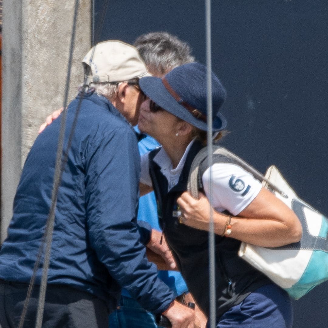 La infanta Elena viaja a Sanxenxo para reencontrarse con el rey Juan Carlos: así fue el momento