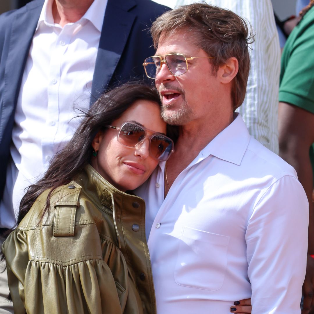 Brad Pitt e Inés de Ramón, como nunca lo habíamos visto: sus fotos más románticas en la final femenina de Roland Garros 2026