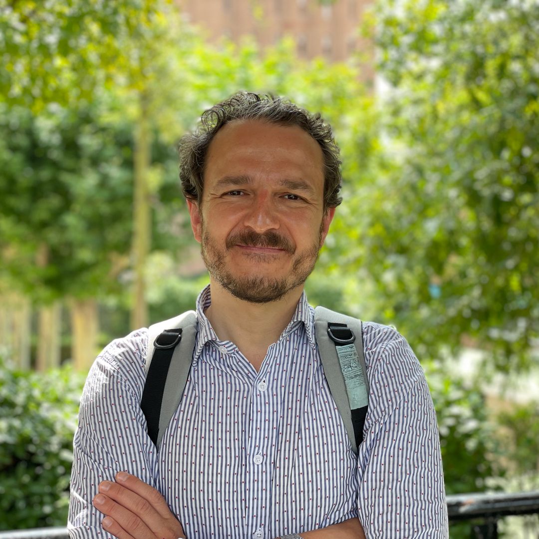 Miguel Salas, profesor: 'El asombro ayuda a nuestros hijos no solo a aprender, sino también a vivir con empatía, plenitud y sentido'
