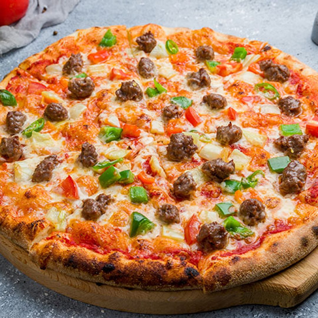 Pizza con verduras y cerdo ibérico