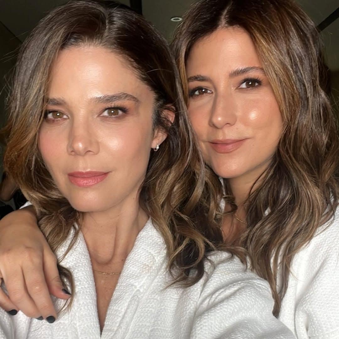 Juana Acosta muestra el asombroso parecido con su hermana Valentina, y no son gemelas