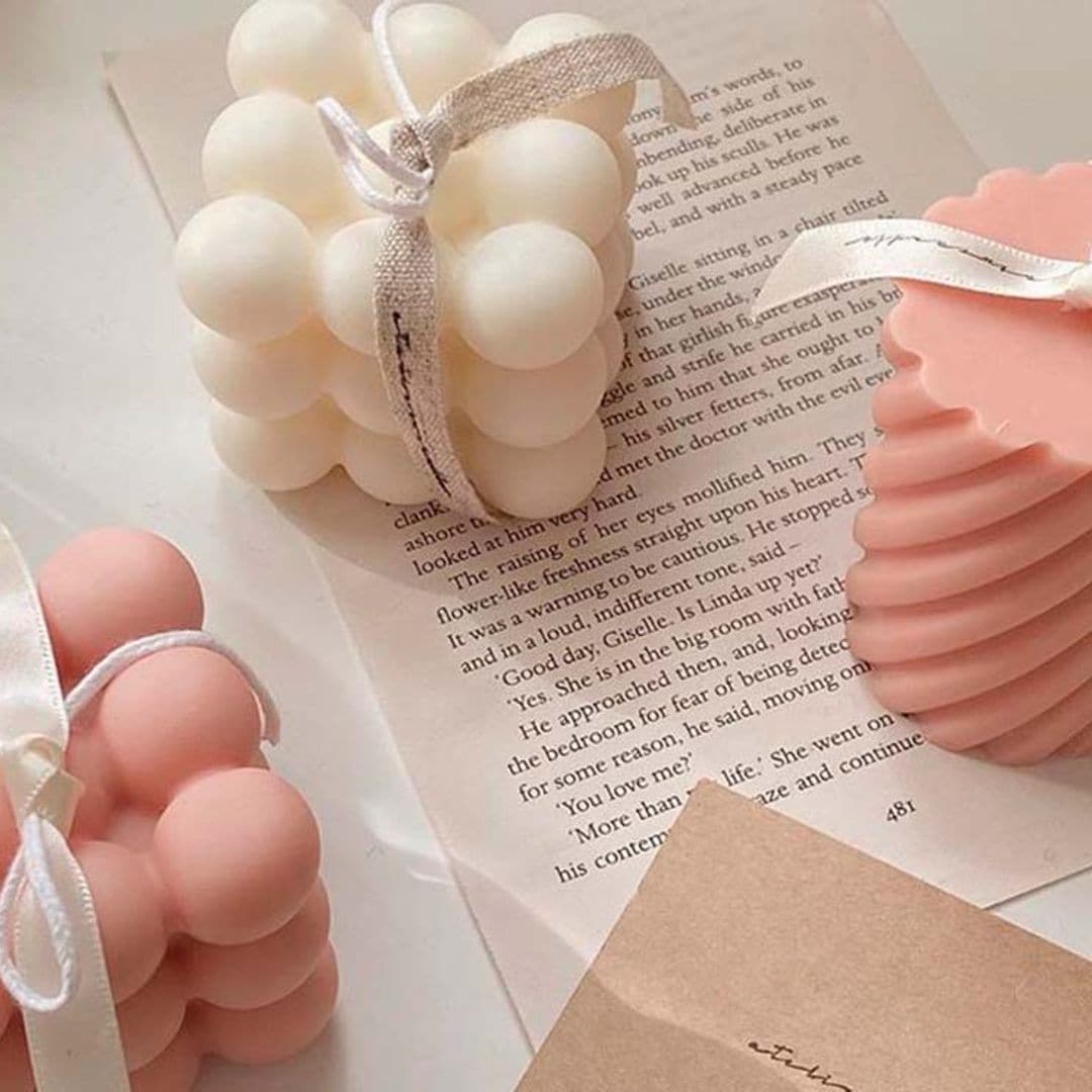 Velas esculturales: la última tendencia viral para darle a tu habitación un ambiente 'chic'