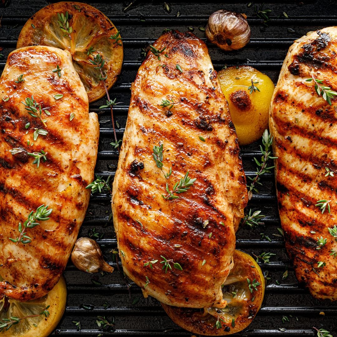 Ni secas ni sosas: trucos para que tus recetas a la plancha queden espectaculares