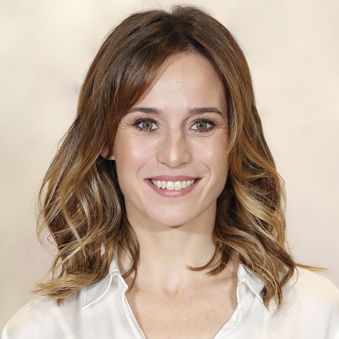 Con el pelo alborotado y una 'felicidad máxima': Marta Etura felicita a su hija con esta tierna foto