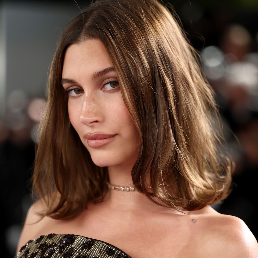 El maquillaje bronceado insignia de Hailey Bieber para verano y cómo recrearlo