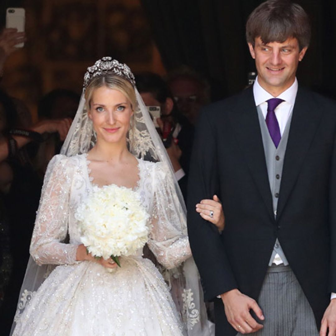 Una princesa de inspiración rusa coronada con la impresionante tiara floral de los Hannover